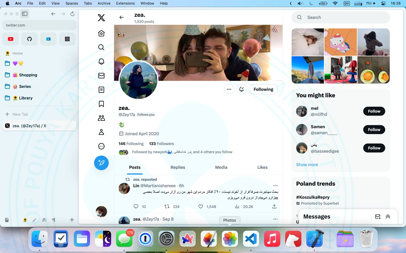 @zea Setting Us In Her Header